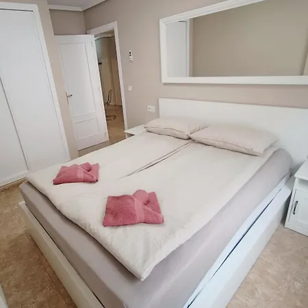 Modern 2-bed 150 M To Locos Beach-pool-free Parking-pmt31 Apartamento