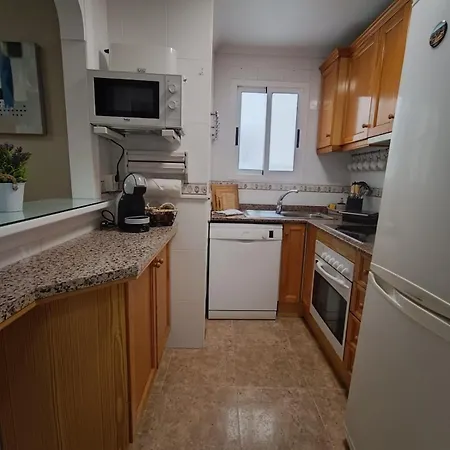 Modern 2-bed 150 M To Locos Beach-pool-free Parking-pmt31 Apartamento *